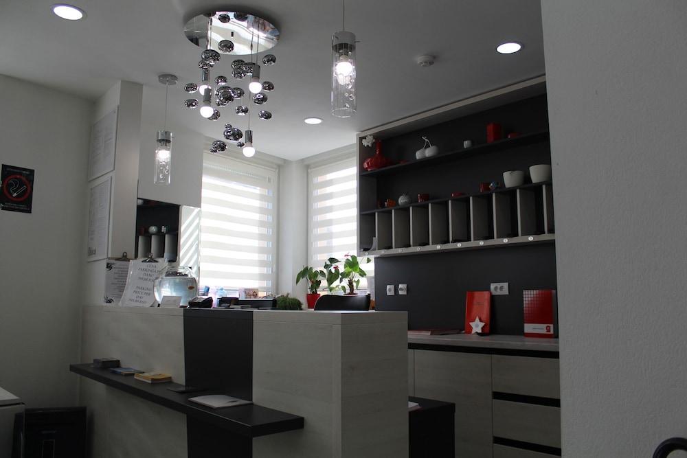 Garni Hotel 11Tica Dm Novi Sad Luaran gambar