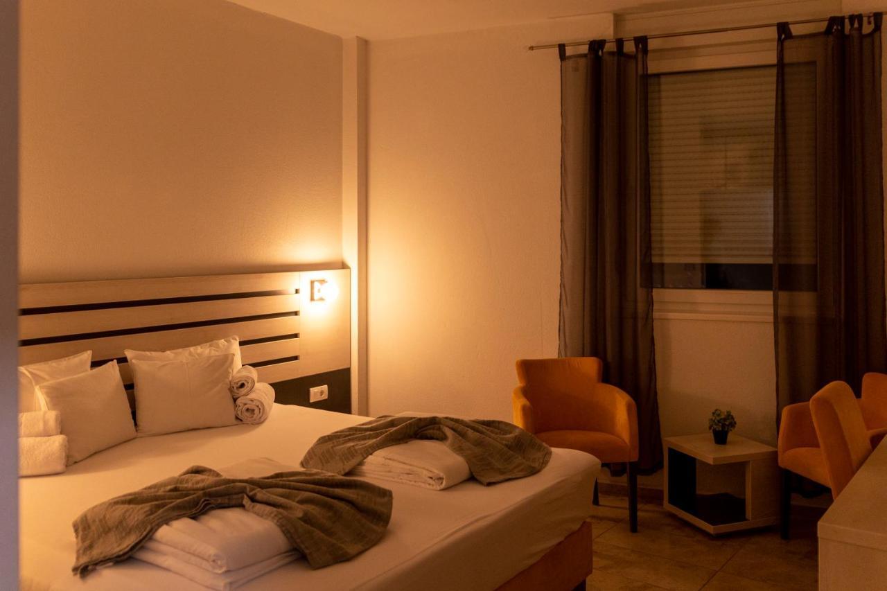 Garni Hotel 11Tica Dm Novi Sad Luaran gambar