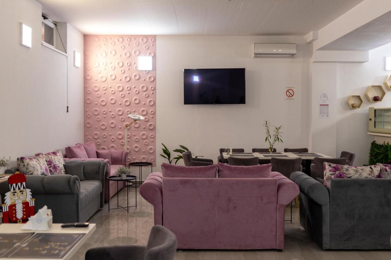 Garni Hotel 11Tica Dm Novi Sad Luaran gambar