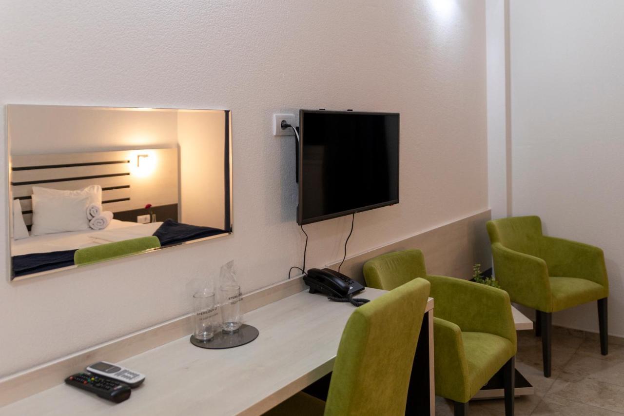 Garni Hotel 11Tica Dm Novi Sad Luaran gambar