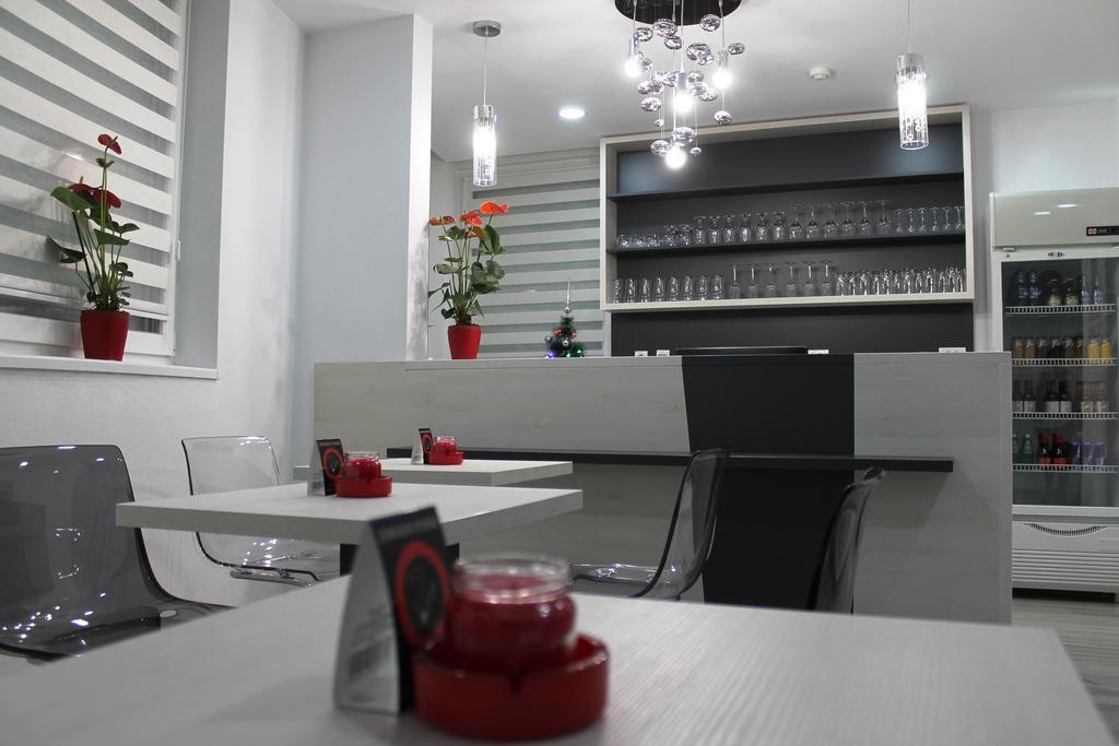 Garni Hotel 11Tica Dm Novi Sad Luaran gambar