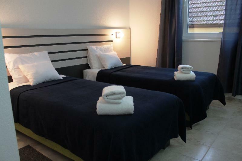 Garni Hotel 11Tica Dm Novi Sad Luaran gambar
