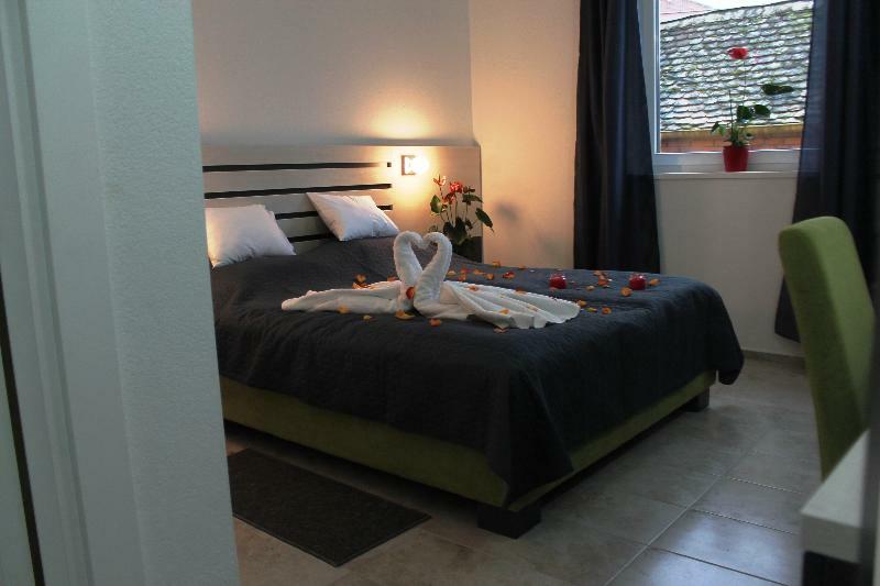 Garni Hotel 11Tica Dm Novi Sad Luaran gambar