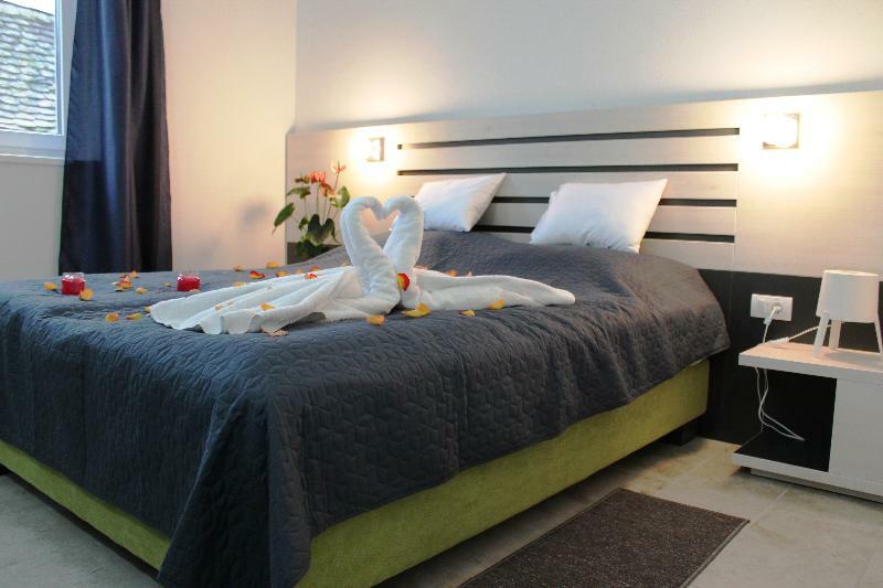 Garni Hotel 11Tica Dm Novi Sad Luaran gambar