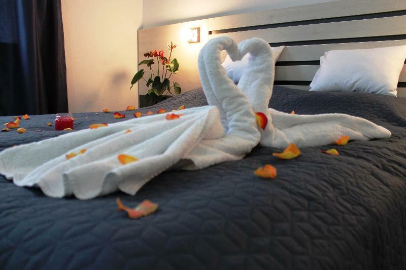 Garni Hotel 11Tica Dm Novi Sad Luaran gambar