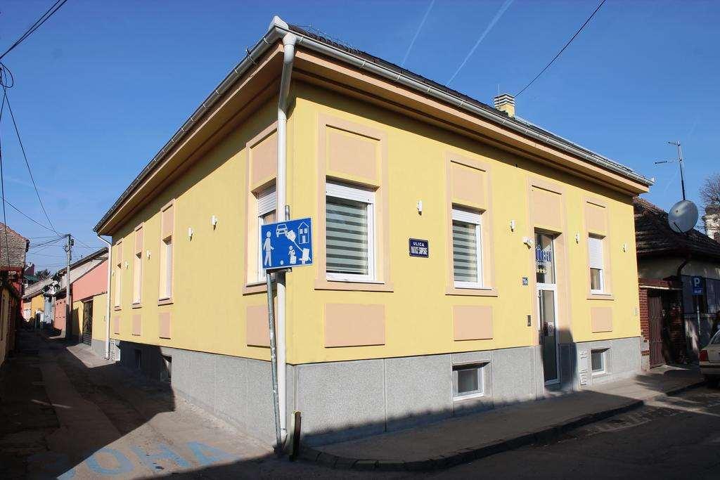 Garni Hotel 11Tica Dm Novi Sad Luaran gambar