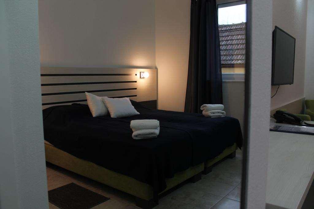 Garni Hotel 11Tica Dm Novi Sad Bilik gambar