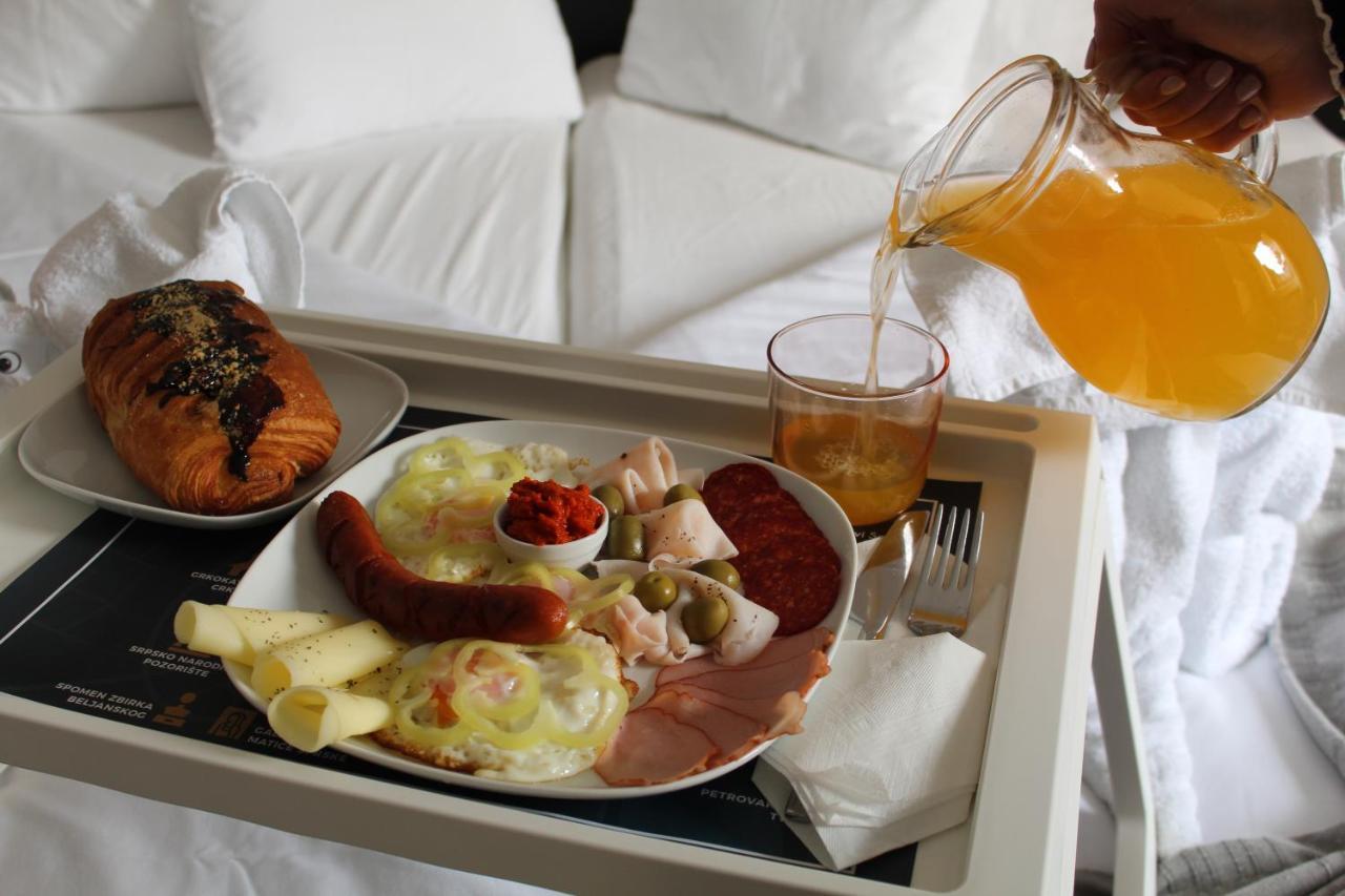 Garni Hotel 11Tica Dm Novi Sad Luaran gambar
